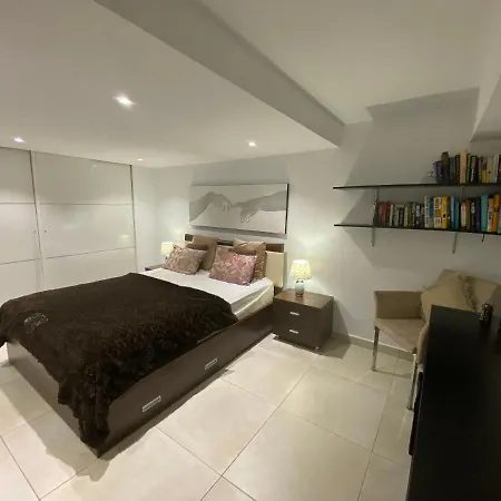 Condes De Iza Nueva Andalucia Holiday home