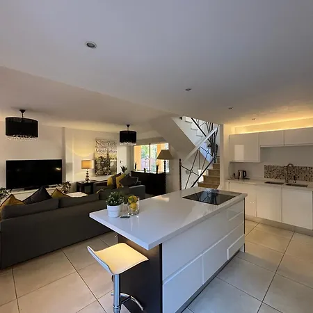 Condes De Iza Nueva Andalucia Holiday home