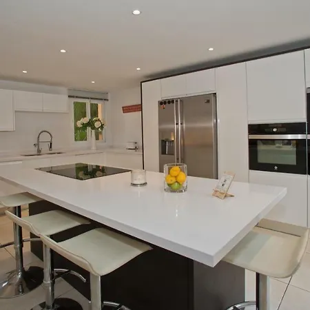 Condes De Iza Nueva Andalucia Holiday home *